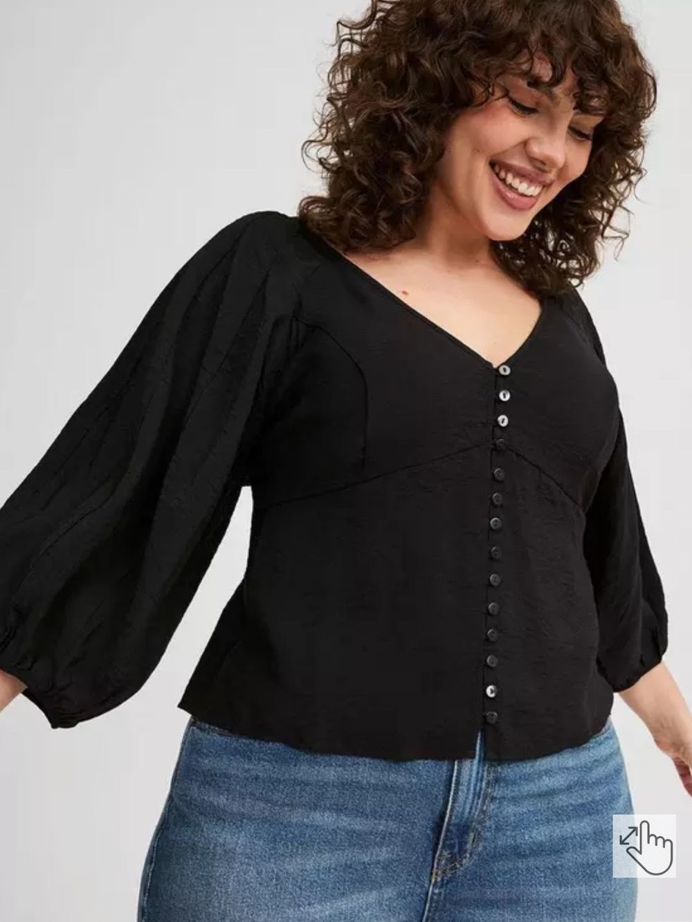 Torrid button front cropped v-neck blouse